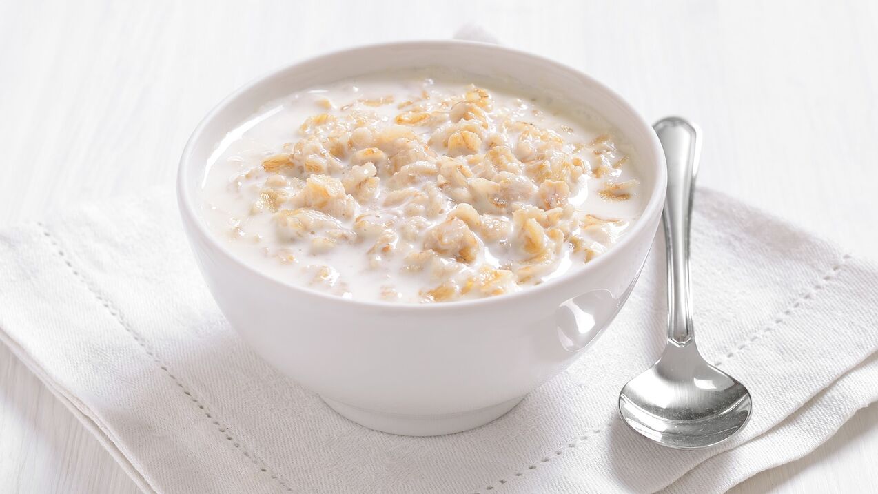 Porridge ass den Haaptmenü fir Gastritis vum Magen